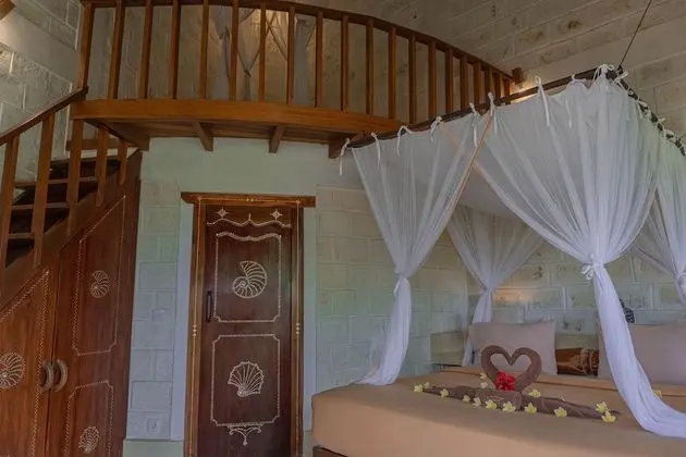 Friends or Family Rooms