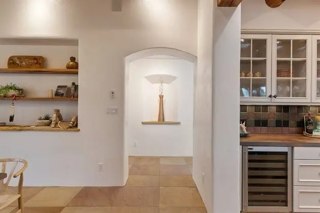 Ev (La Joya - Spacious and Historic Downt)