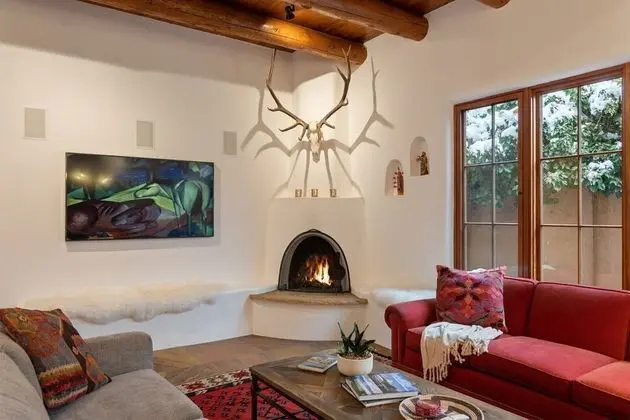Ev (La Joya - Spacious and Historic Downt)