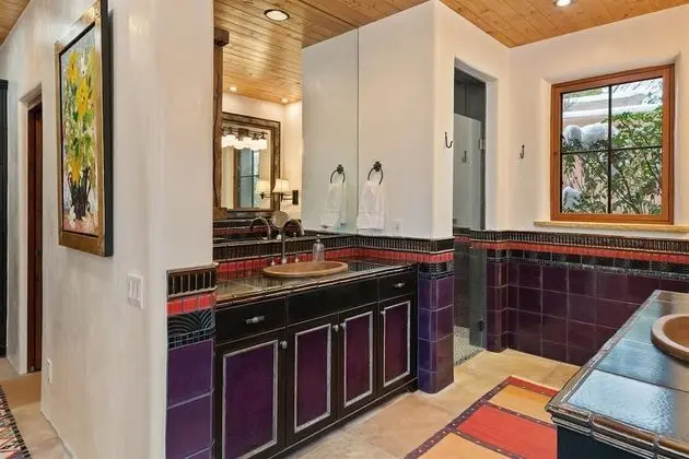 Ev (La Joya - Spacious and Historic Downt)