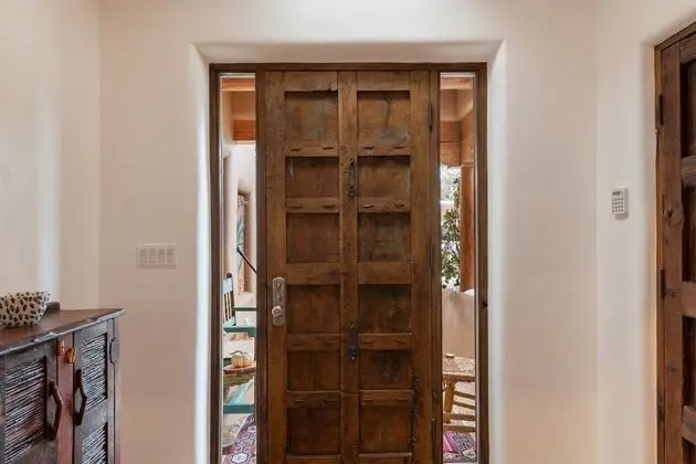 Ev (La Joya - Spacious and Historic Downt)