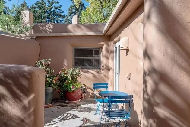 Ev (La Joya - Spacious and Historic Downt)