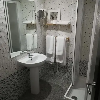 Standard Tek Büyük veya İki Ayrı Yataklı Oda