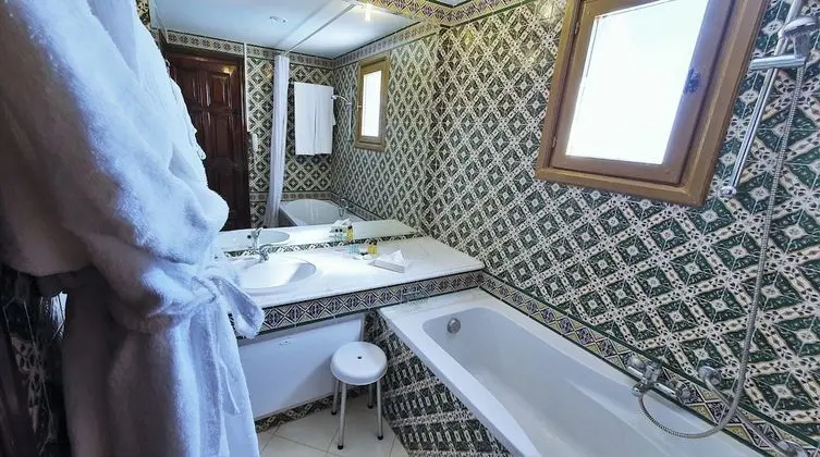 Standard Üç Kişilik Oda, Özel Banyo