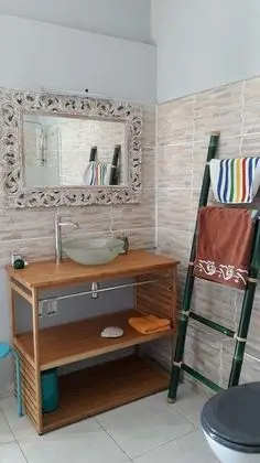 Tek Büyük Yataklı Oda (Combava)