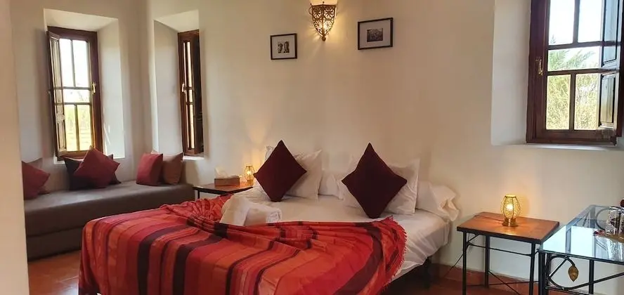 Deluxe Tek Büyük Yataklı Oda, Havuz Manzaralı