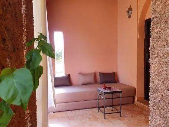 Deluxe Tek Büyük Yataklı Oda, Havuz Manzaralı