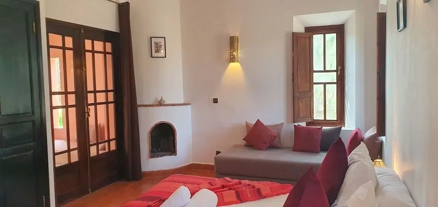 Deluxe Tek Büyük Yataklı Oda, Havuz Manzaralı