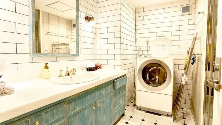 Dört Kişilik Oda, Sigara İçilmez, Okyanus Manzaralı (TEN)