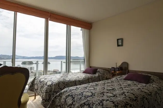 Apart Daire, Sigara İçilmez (W202 Hitomi)