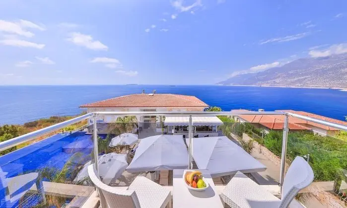 Superior Oda, Balkon, Deniz Manzaralı