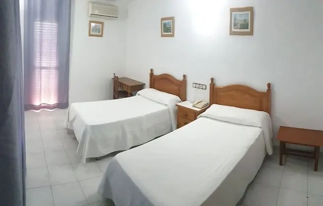 Tek Büyük Yataklı Oda (1 double or 2 single bed)