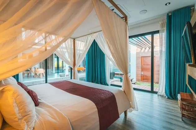 One Bedroom Villa with Private Deluxe Pool