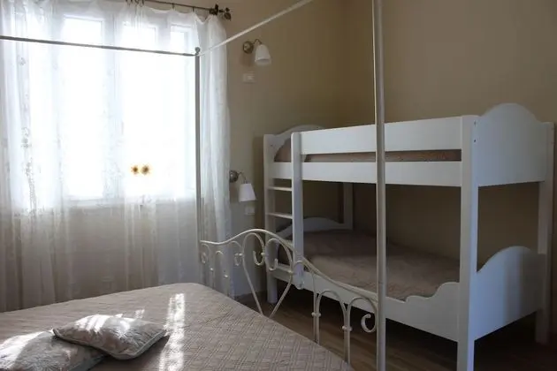 Dört Kişilik Oda, Bahçe Manzaralı