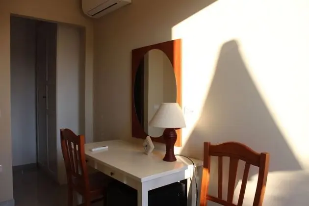 Üç Kişilik Oda, Bahçe Manzaralı