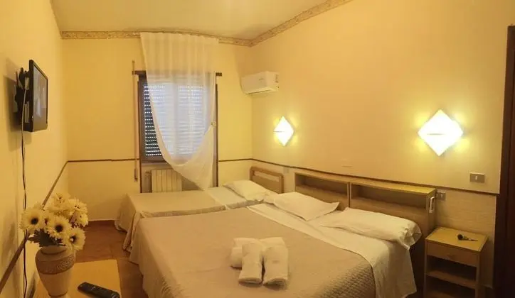 Üç Kişilik Oda