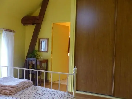 Traditional Tek Büyük Yataklı Oda (Jaune)