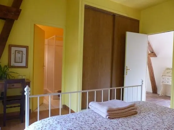 Traditional Tek Büyük Yataklı Oda (Jaune)