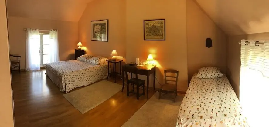 Traditional Üç Kişilik Oda (Saumon)