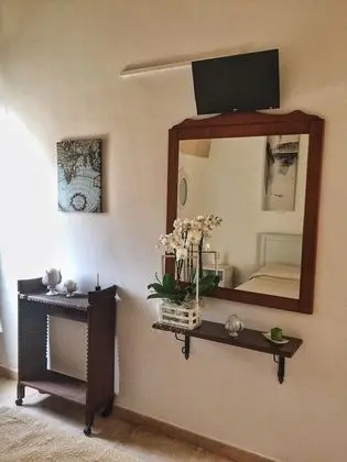 Traditional Tek Büyük Yataklı Oda (Muscettola)