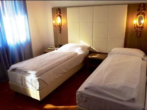 Tek Büyük veya İki Ayrı Yataklı Oda