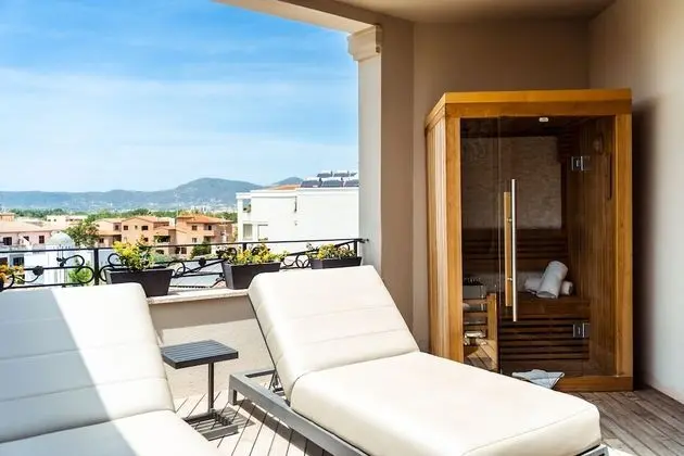 Luxury Suite, with hot tub and sauna
