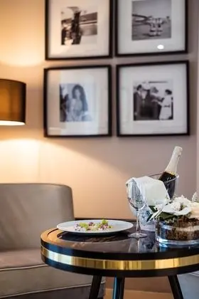 Luxury Suite, with hot tub and sauna