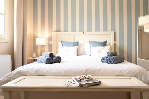 Tek Büyük Yataklı Oda (Stefania e Enzo)