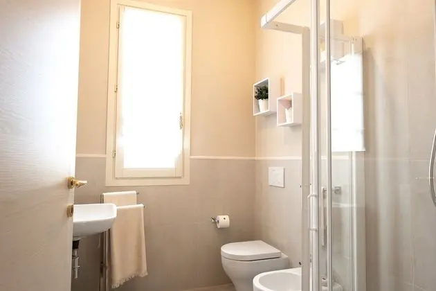 Tek Büyük Yataklı Oda (Stefania e Enzo)