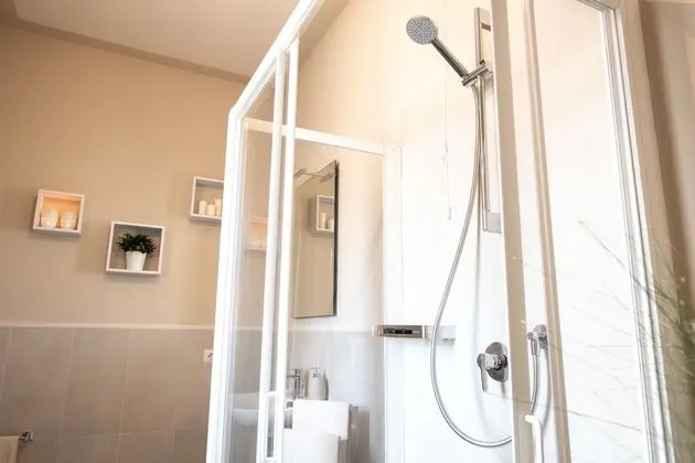 Tek Büyük Yataklı Oda (Stefania e Enzo)