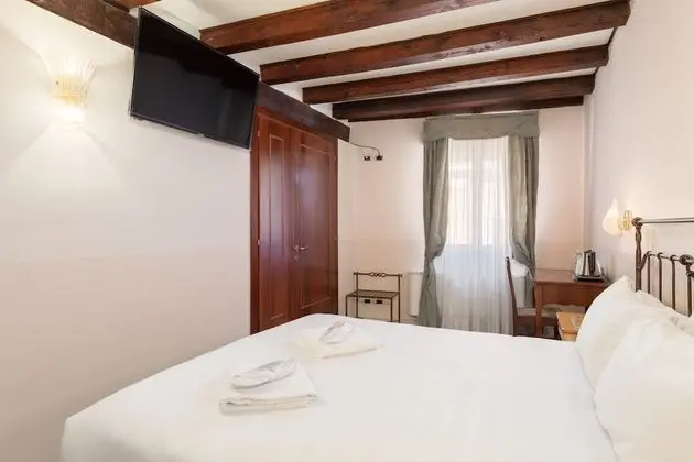 Superior Tek Büyük veya İki Ayrı Yataklı Oda