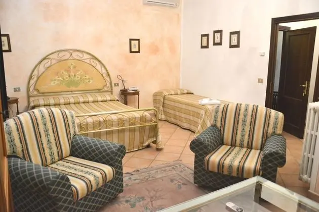 Üç Kişilik Oda