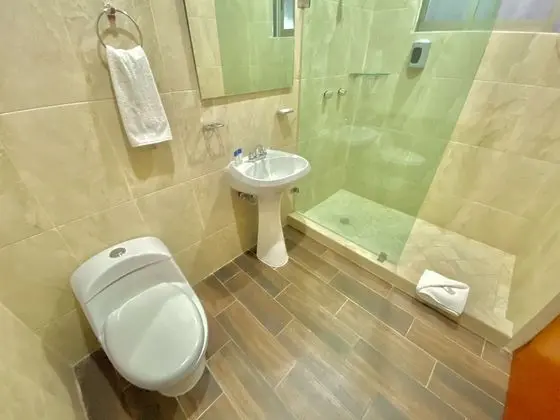 Basic Tek Büyük Yataklı Oda
