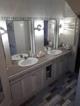 Tek Büyük Yataklı Oda, Özel Banyo, Bahçe Manzaralı