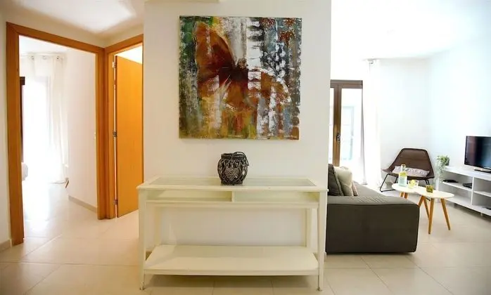 Apart Daire, 2 Yatak Odası, Mutfak (Remolars 1)