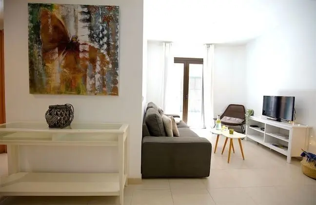 Apart Daire, 2 Yatak Odası, Mutfak (Remolars 1)
