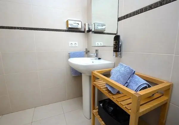 Apart Daire, 2 Yatak Odası, Mutfak (Remolars 1)