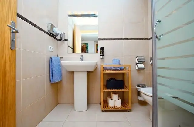 Apart Daire, 2 Yatak Odası, Mutfak (Remolars 1)