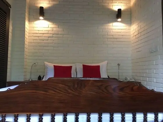 Süit, 1 Çift Kişilik Yatak ve Çekyat