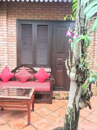 Süit, 1 Çift Kişilik Yatak ve Çekyat