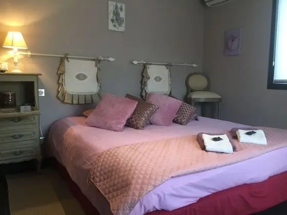 Tek Büyük Yataklı Oda (La taupe poudrée)