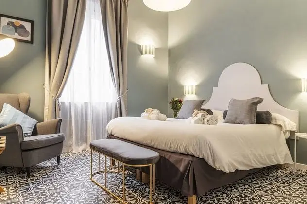 Comfort Tek Büyük Yataklı Oda (2 - Della Torre)