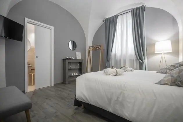 Tek Büyük Yataklı Oda (Dei Cavalieri)