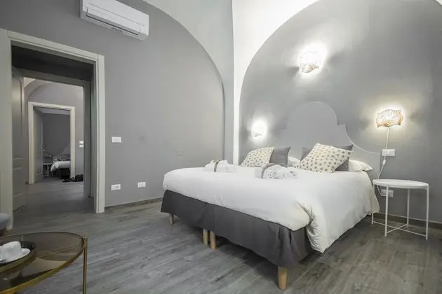 Tek Büyük Yataklı Oda (Dell'Orologio)
