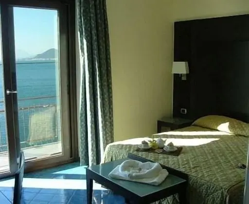 Superior Tek Büyük veya İki Ayrı Yataklı Oda, 1 Çift Kişilik veya 2 Tek Kişilik Yatak