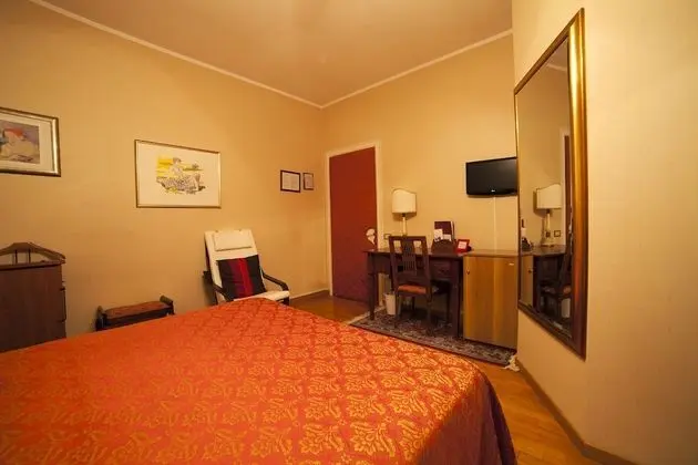 Tek Büyük Yataklı Oda, Balkon, Dağ Manzaralı
