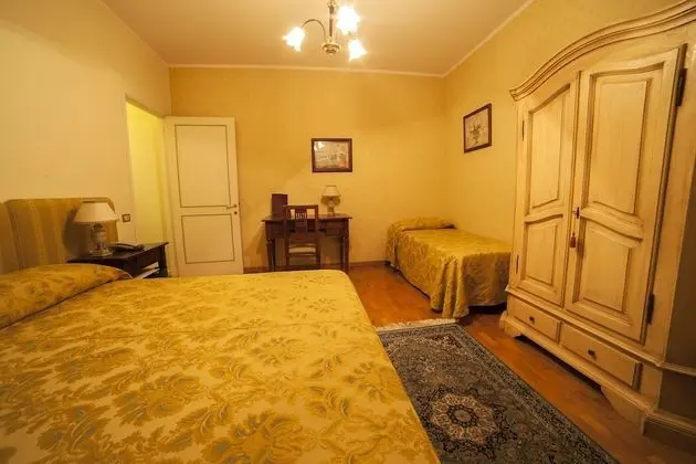 Üç Kişilik Oda