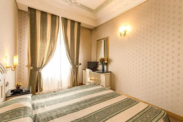 Tek Büyük veya İki Ayrı Yataklı Oda