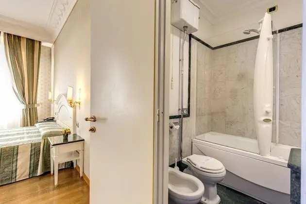 Tek Büyük veya İki Ayrı Yataklı Oda