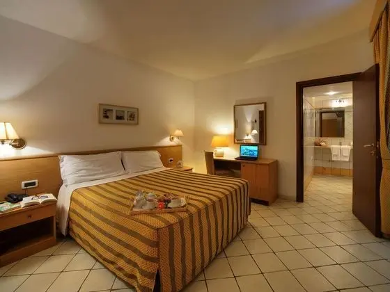 1 Çift Kişilik Veya 2 Tek Kişilik Yatak Standard